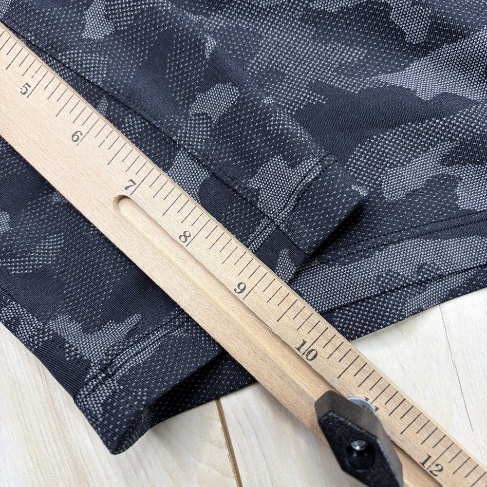 lululemon athletica Men's Black Gray Camo Athletic Shorts size large - Picture 5 of 12